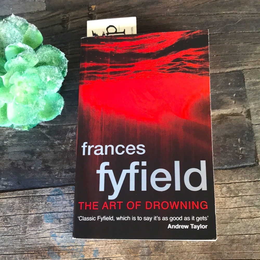 📚 4/$20 Book - The Art of Drowning by Frances Fyfield